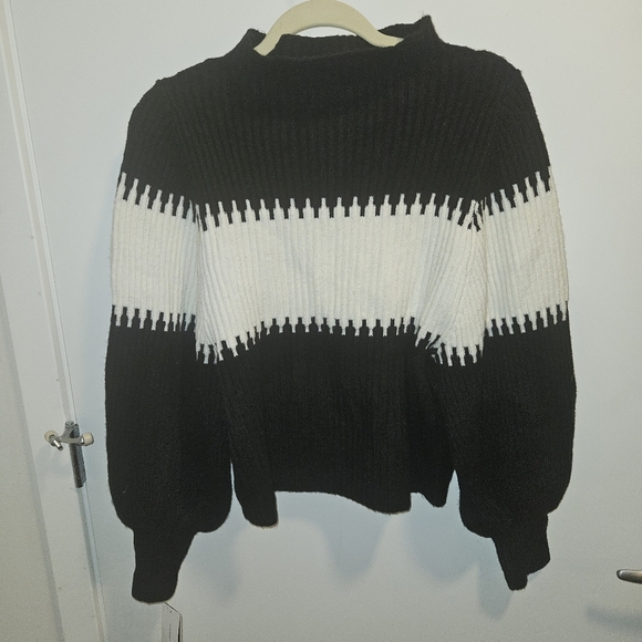 French Connection black and white sweater - Picture 3 of 8
